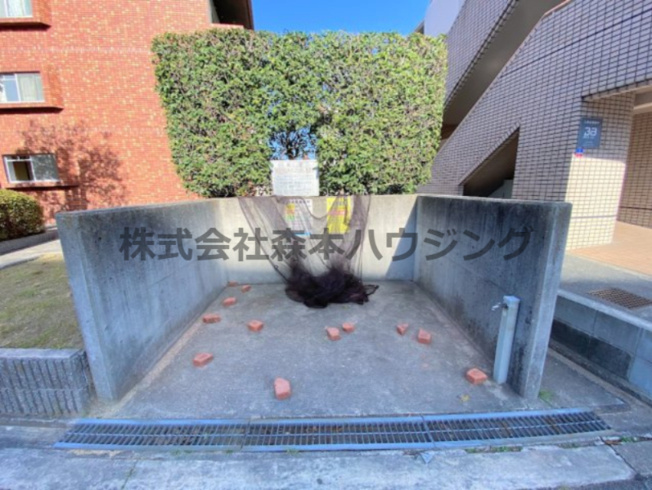 【その他共用部分】 | 　Belong枚方東1番館 | 専用ごみ置き場です