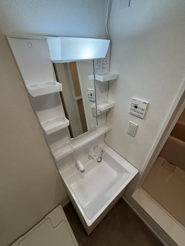 EILA三郷中央の洗面所