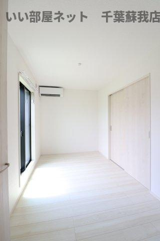ナリトモ赤井Ａの寝室|使い勝手のいい寝室です