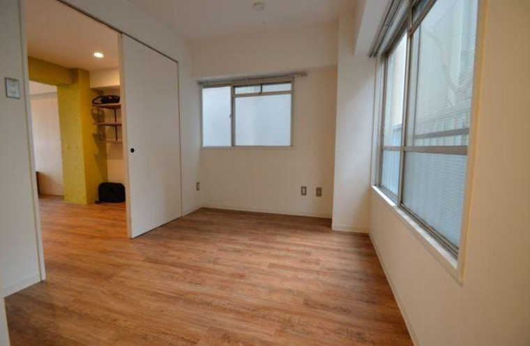 ビラ中島の内装|角部屋の2面採光