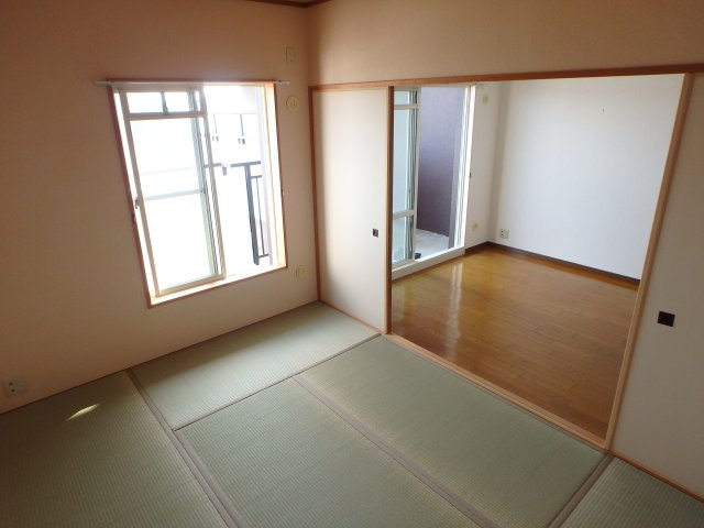 【和室】 | エバーグレイス西宮 | 明るい室内