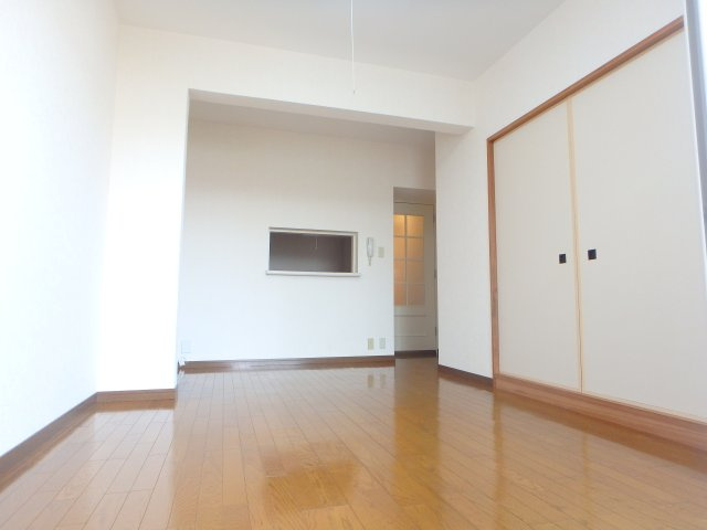 【寝室】 | エバーグレイス西宮 | 洋室です