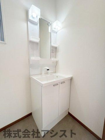 飯塚市宮町 売戸建ての独立洗面台|独立洗面台、朝の身支度には欠かせません