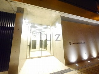 ズーム横濱EASTのエントランス