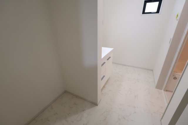 《仲介手数料無料》浦和区木崎５丁目34-16新築一戸建てKEIAI GRACEのランドリースペース