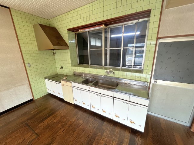 大和町栄借家のキッチン