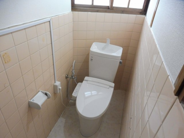 川西市下加茂1丁目のトイレ|トイレ便器・便座交換