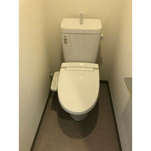 メイクスデザイン名駅南のトイレ|朝の身支度には欠かせない独立洗面化粧台