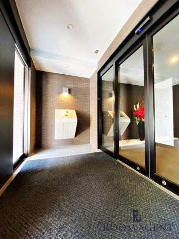 Residence Nagoyaのエントランス