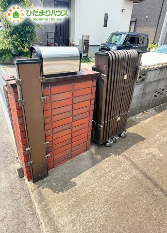 野田市山崎　中古戸建　平成5年築の駐車場|カーゲートはこのように切り離すことができます♪