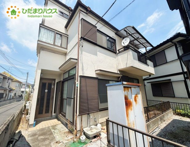 野田市山崎　中古戸建　平成5年築の外観|駐車場の先に玄関がございます♪