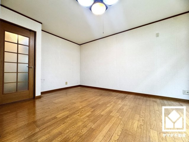 伏見区日野西大道町の洋室