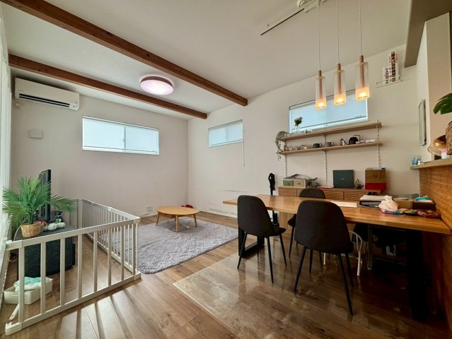 山崎中古戸建　ポラス旧分譲地の居間・リビング
