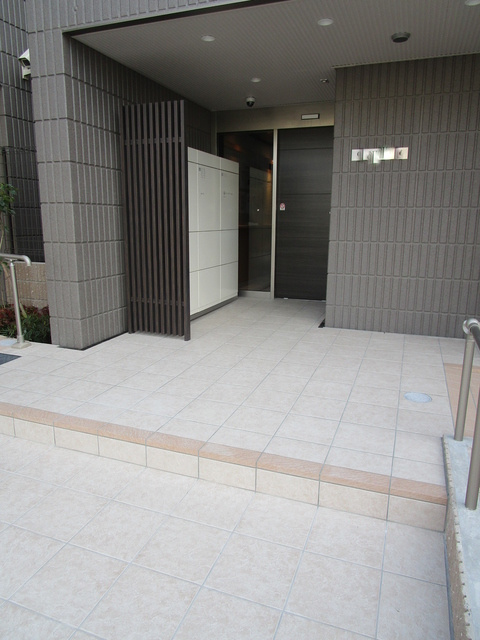 練馬区中村２丁目の賃貸マンションのエントランス|★オートロック＆宅配BOX★
