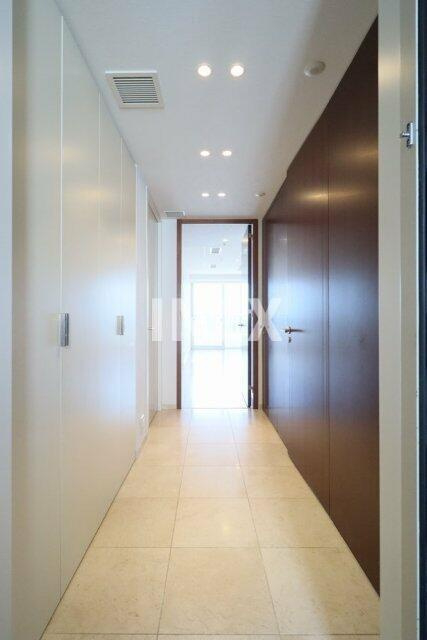 横浜市西区みなとみらい４丁目の賃貸マンションの内装