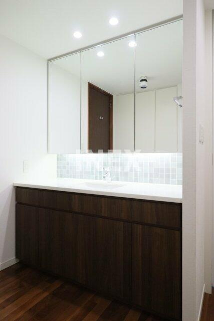 横浜市西区みなとみらい４丁目の賃貸マンションの独立洗面台