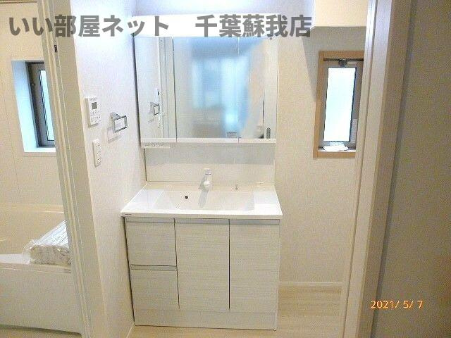 エルメゾン松ケ丘の洗面所|ゆったりとスペースのある洗面所