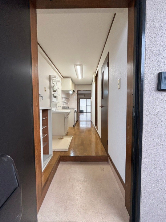 駅前ビル【キャッシュバック対象の物件】の玄関