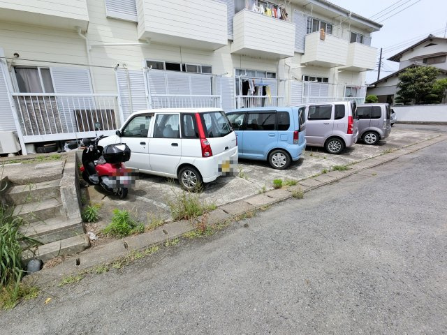 【駐車場】