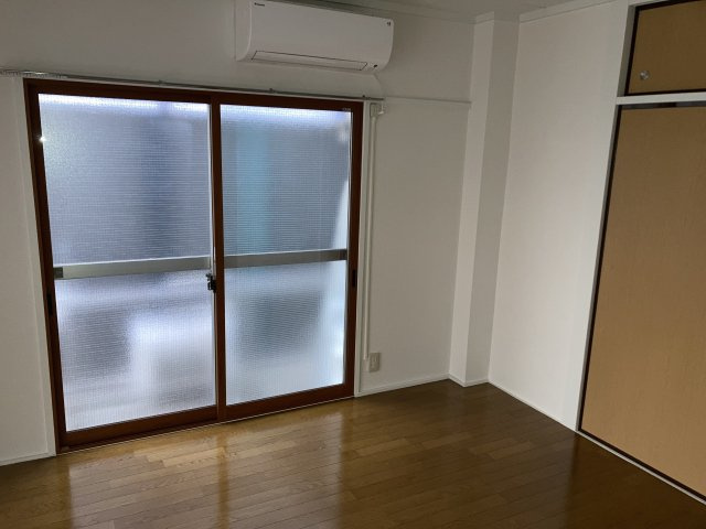 高橋ビルの居間・リビング