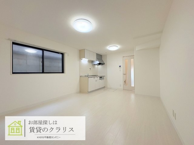 久世殿城町リノベ貸家の居間・リビング