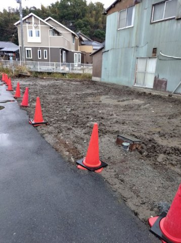 売土地　三島市谷田の外観|道路面とフラットに接した、見通しの良い平坦地です。理想の住まいを形にしやすい好条件です。