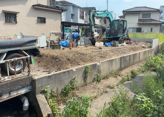 【外観】 | 物件の詳細については、現地を見てわかること以外に、役所や法務局などで調べないとわからないことがあります。そのため、現地に行く場合は、もしこの物件を買ったらどのような生活ができるかをイメージしましょう。