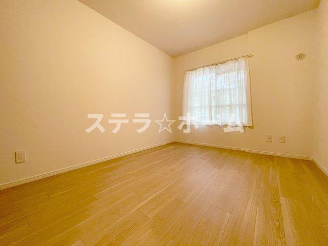 リバーサイドともぶち第一 第34号棟の洋室|明るい洋室です