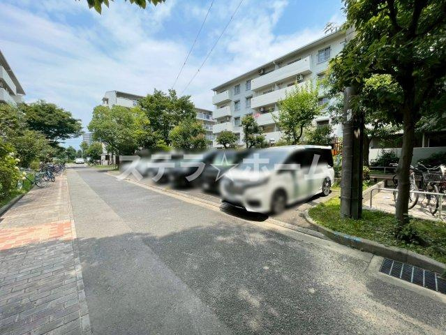 リバーサイドともぶち第一 第34号棟の駐車場|駐車スペースもあります