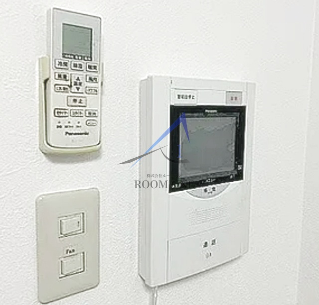 スカイコートお茶の水女子大前のセキュリティ|モニター付きインターホンです。