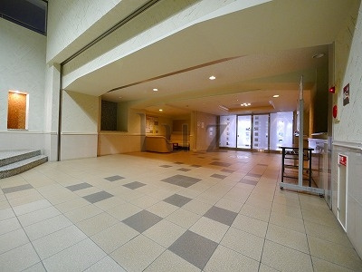 LAPRYLE新横浜のエントランス