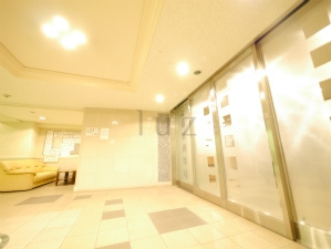 LAPRYLE新横浜のエントランス
