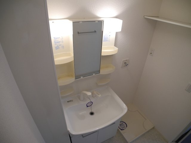 メルベーユYTの洗面所|※同物件反転タイプの写真でございます※現況を優先します※