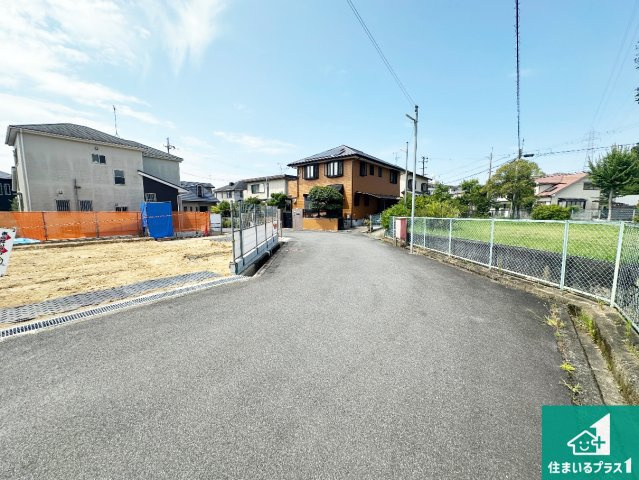 1(土)2(日)現地説明会  生駒郡三郷町美松ケ丘西の前面道路含む現地写真|周辺は閑静な住宅街です。前面道路もしっかりと有りますので車の出し入れも安心ですよ！