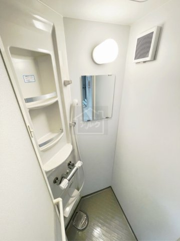 ティ・アーモフェザーのシャワールーム|同物件別部屋参考写真