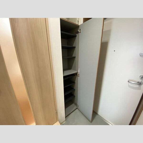 シェルグランデ原町本通の玄関