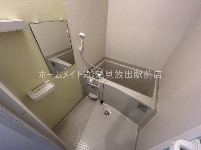 大阪市鶴見区放出東１丁目のアパートの浴室