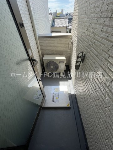 大阪市鶴見区放出東１丁目のアパートのバルコニー