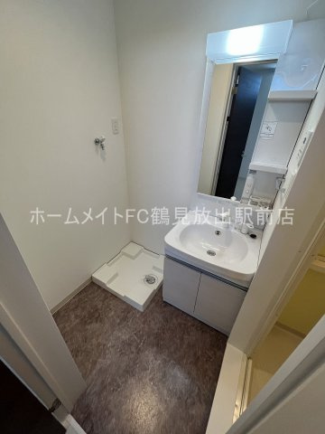 大阪市鶴見区放出東１丁目のアパートの洗面所