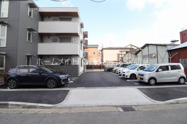 大阪市鶴見区今津北１丁目のアパートの駐車場