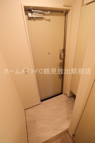 大阪市鶴見区今津北１丁目のアパートの玄関