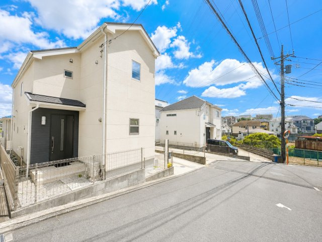 【前面道路含む現地写真】 | ◆町田市金井８丁目　中古戸建◆ | ◆土・日・祝日は、当社スタッフによる現地案内会を実施しております。もちろん平日のご案内も可能です。お気軽にご相談ください！！