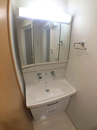 神戸市中央区磯辺通１丁目の賃貸マンションの洗面所