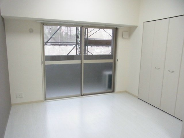 神戸市中央区磯辺通１丁目の賃貸マンションの居間・リビング