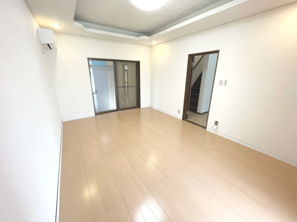 豊橋市柱九番町貸家の居間・リビング