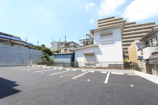 AXIS　KASHIWAの駐車場