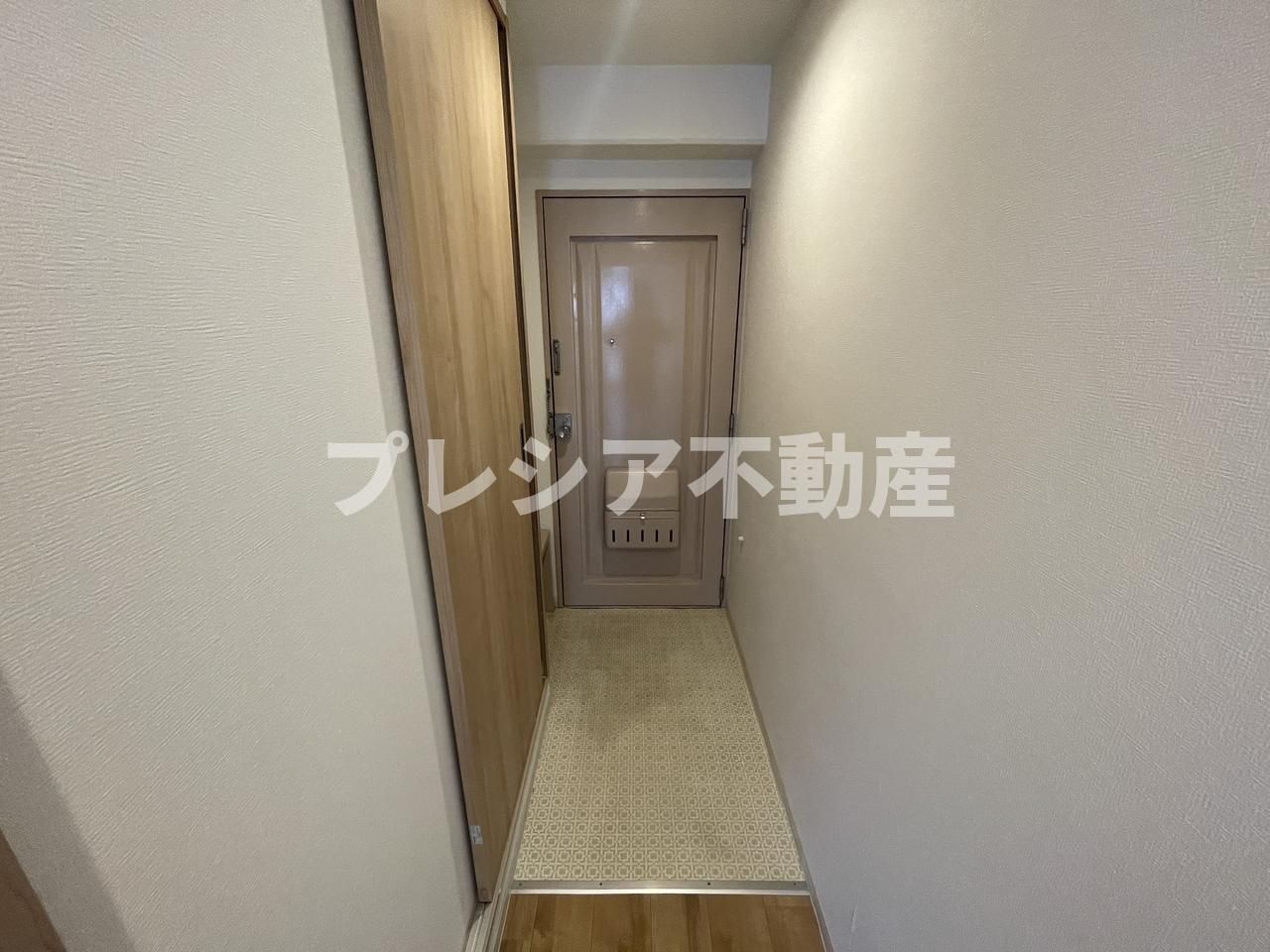 うはらビルの玄関
