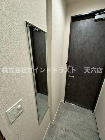 内代レジデンスノースの玄関|収納もある玄関です