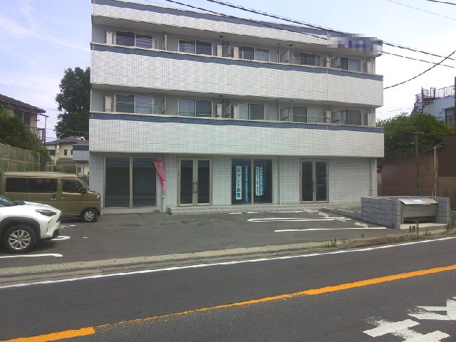 市川市下貝塚１丁目の店舗一部の外観