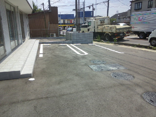 市川市下貝塚１丁目の店舗一部の駐車場